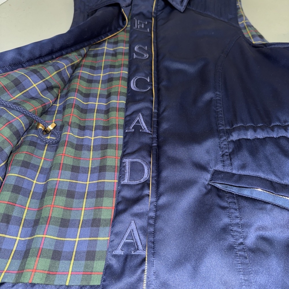 Escada Clubhouse Navy Vest Size 36 Satin Plaid Lining Equestrian - Picture 9 of 9